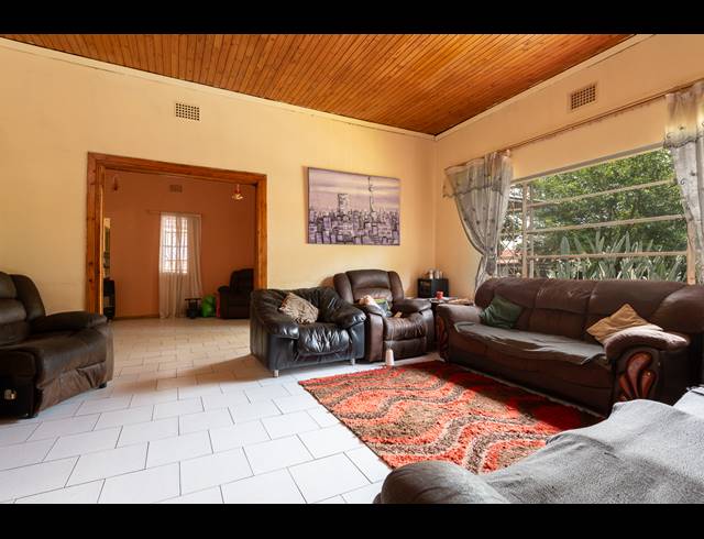 3 BEDROOM HOUSE SOLD IN CINDERELLA